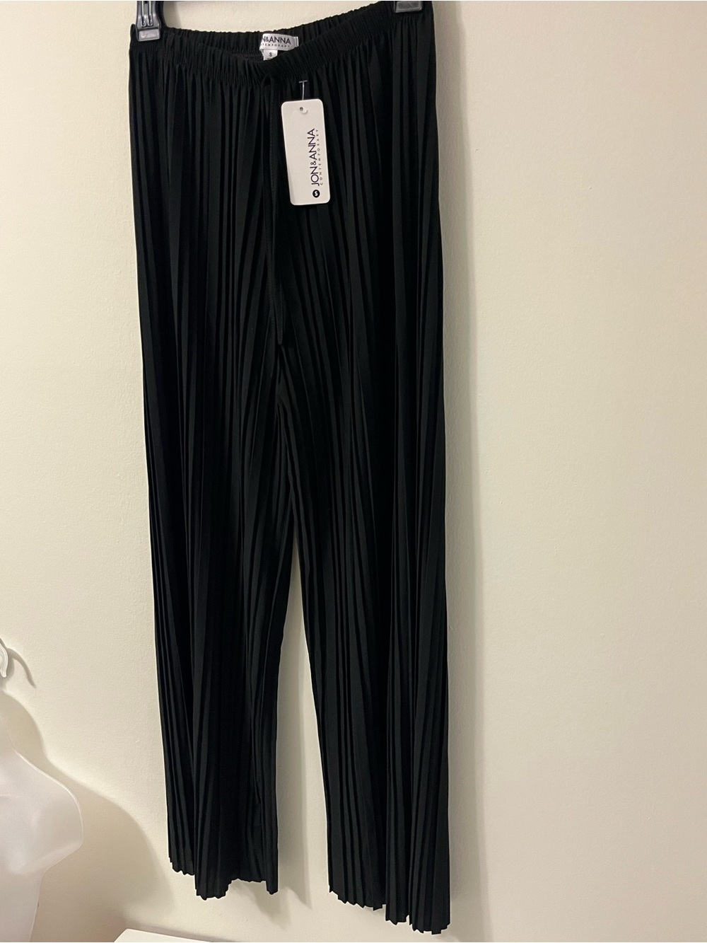 Jon and Anna Black Pleated Wide-Leg Pants Ruffle Size Small Drawstring - Picture 2 of 4